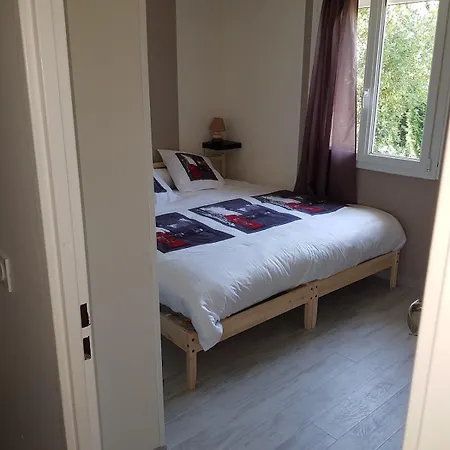 Maison Bord De Mer, Equipee Amenagee Avec Jardin